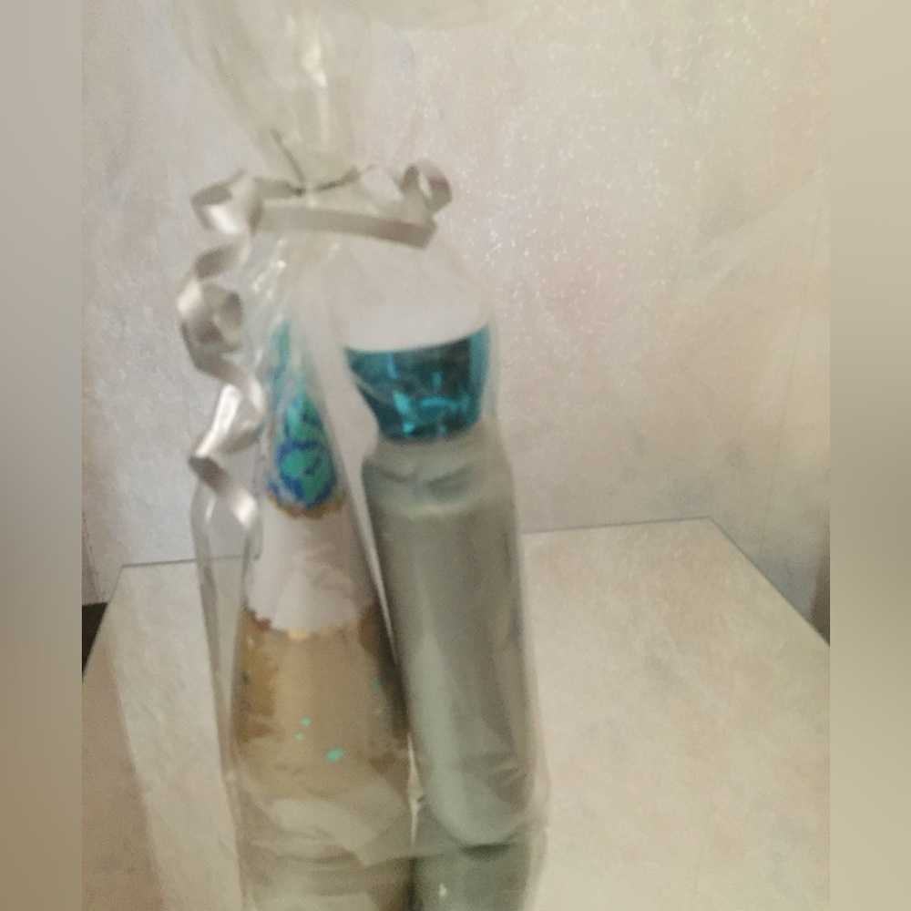 NWOT Frosted Wonderland Body Scrub Wash and Lotion - Gold and Blue